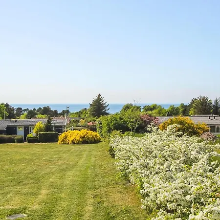 Dom wakacyjny Lovely In With Wifi